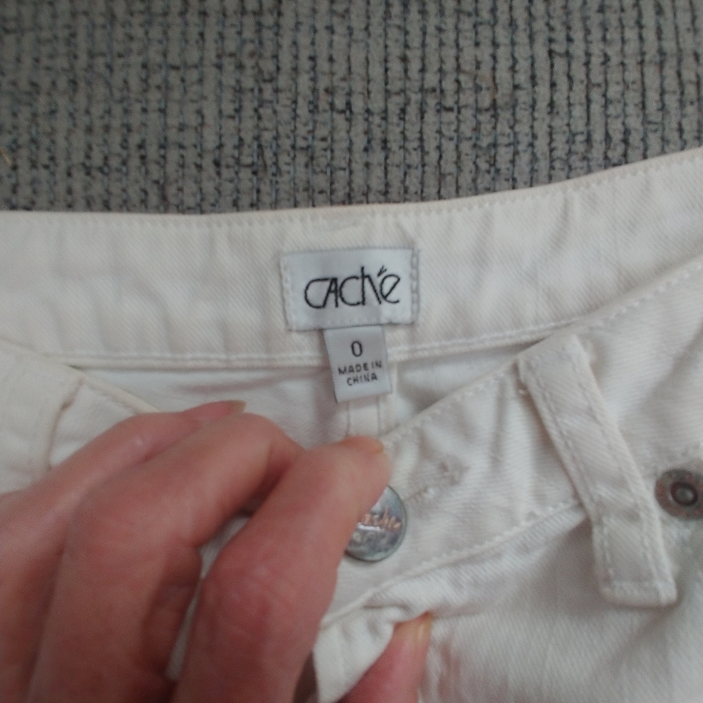 Cache Denim Capris - Picture 2 of 9